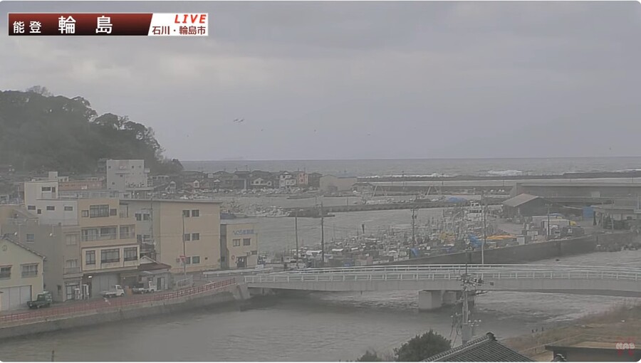 지진)지금 일본 큰 쓰나미 오려고 함 대피경보 뜸_1.jpg