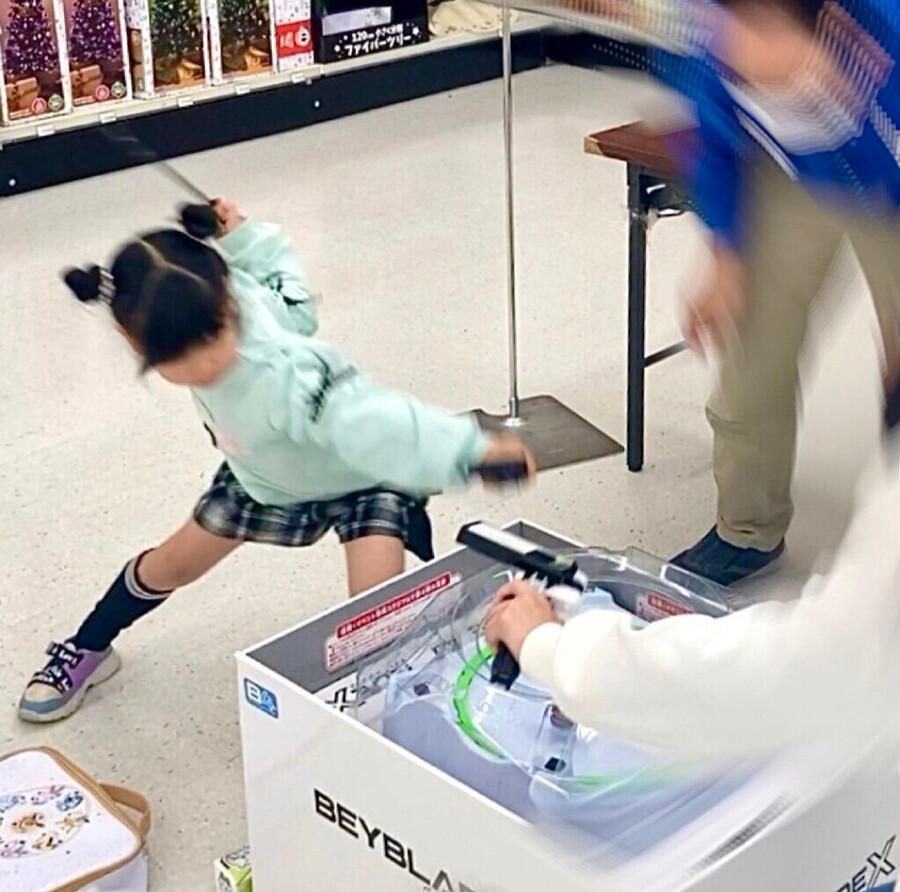 베이블레이드 소녀 근황._1.jpg