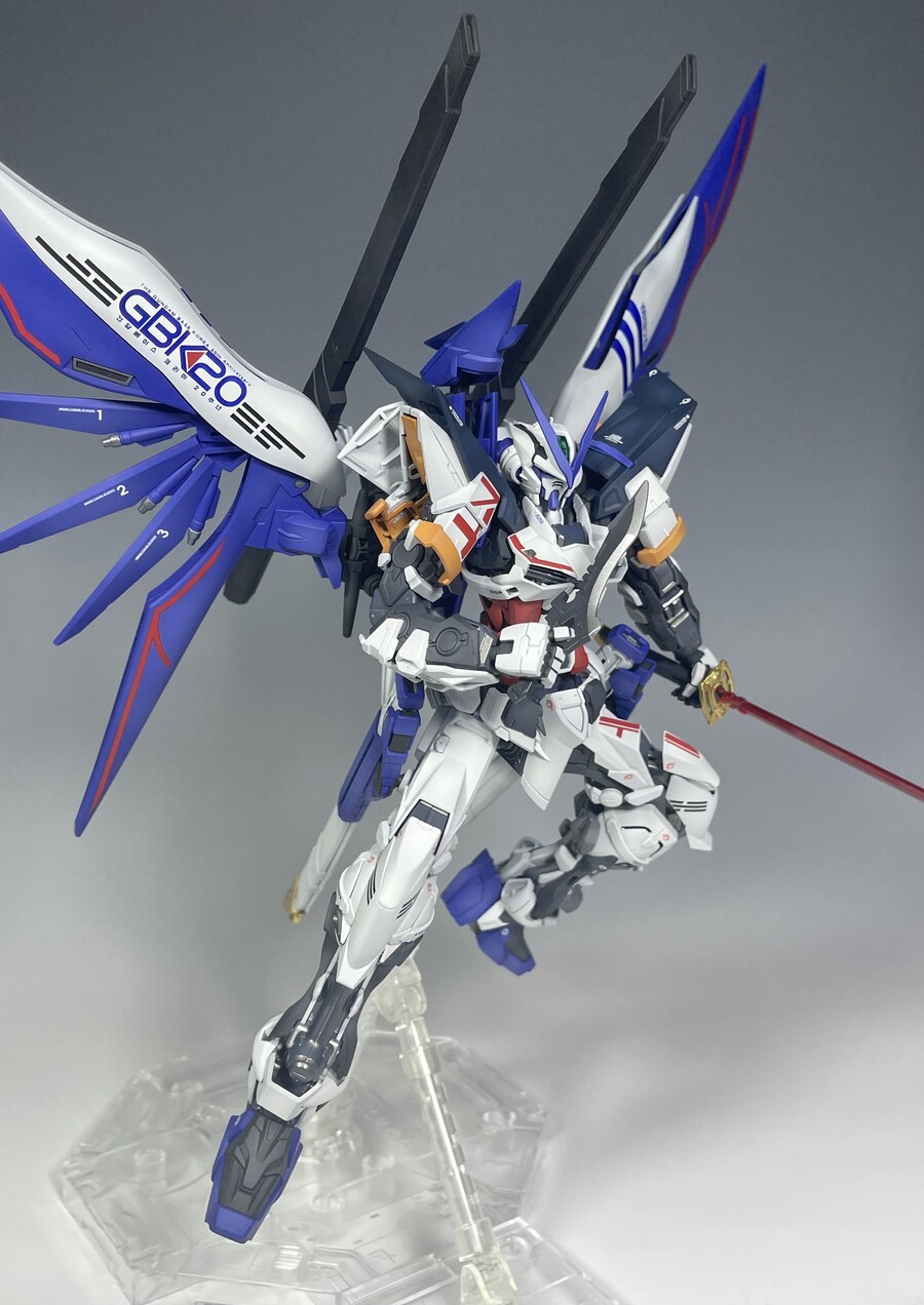 [MG] 한국한정 GBK-20 어스트레이 건담 풀도색 완성_16.jpg