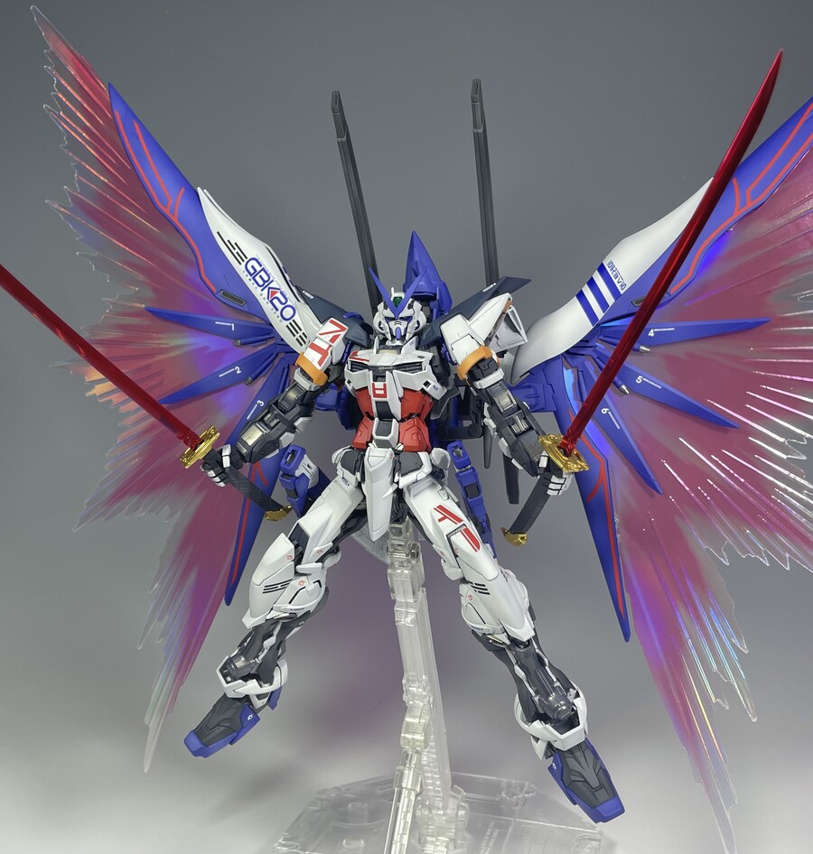 [MG] 한국한정 GBK-20 어스트레이 건담 풀도색 완성_19.jpg