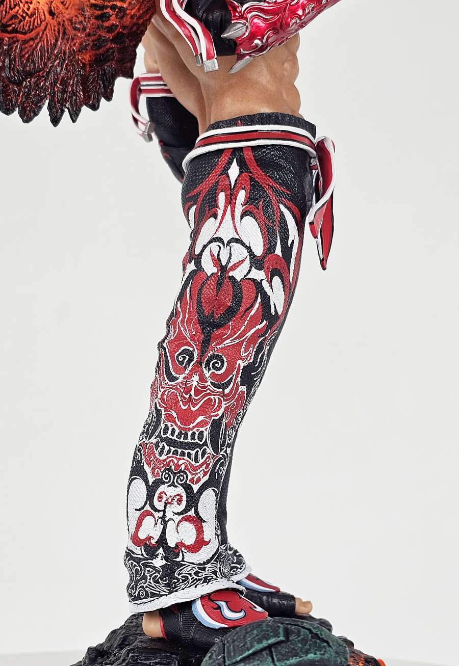 반남코, 철권 8 흑요석님 공식 일러스트 및 한정판 발광 피규어 실물 이미지 공개_16.jpg