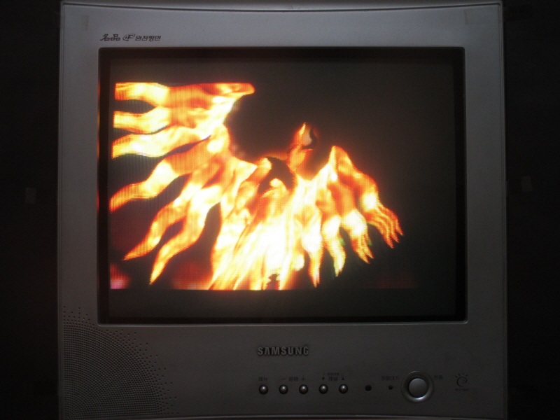 데빌 메이 크라이 2 (4) - 브라운관 티비 화면_17.jpg