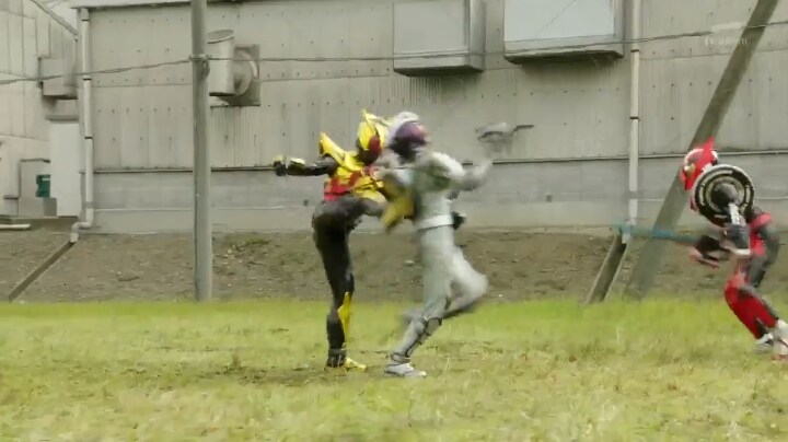 [가면라이더 더블, 드라이브] 고화력 광역기 vs 고속이동_25.jpg