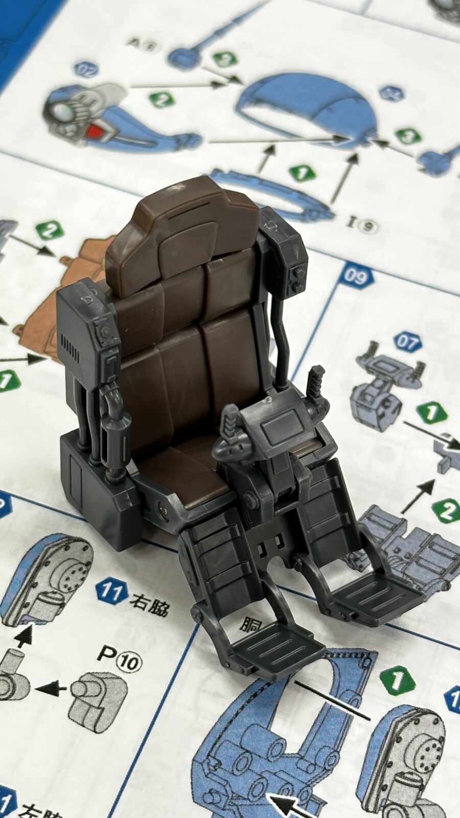 [맥스팩토리] PLAMAX 1/24 스트라이크 독 상반신 조립 이미지_8.jpg