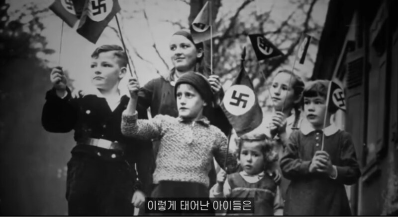 히틀러가 권력을 잡기 10년전에 쓴 책 내용_23.png