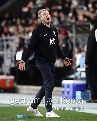 ??? : 우습지 않나??_3.jpg