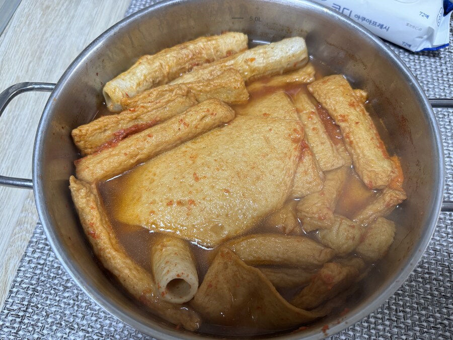 뜬금 오뎅이땡겨서 무작정 두팩집어넣었는데_2.jpg