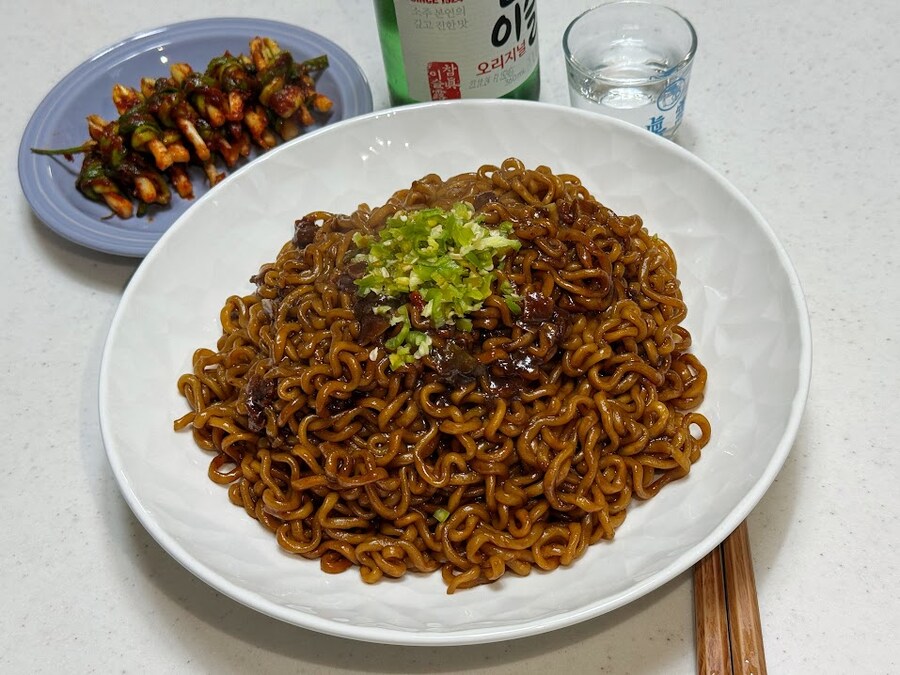 짜파게티는 파김치로 완성_2.jpg