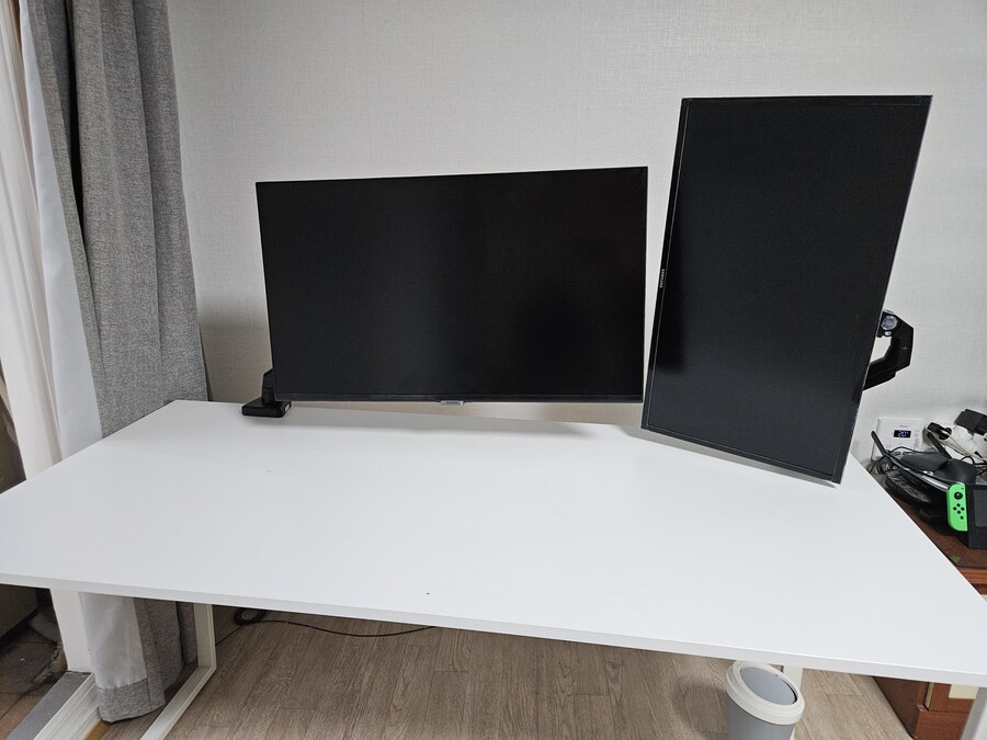 목이 아파진 김에 클린데스크 세팅을 해봤습니다_10.jpg