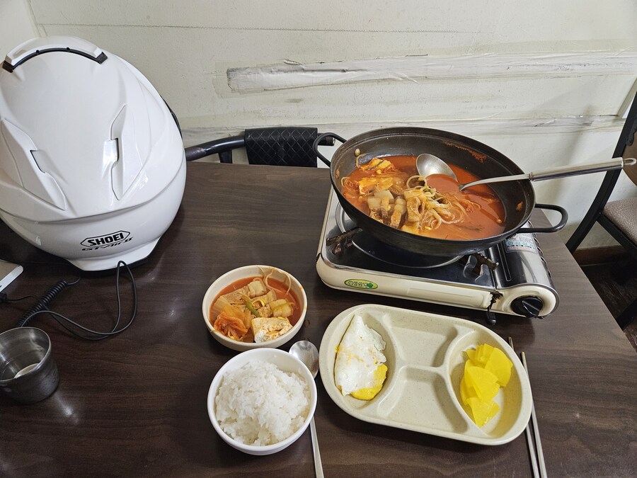 [청주] 오랜만에 6천원 김치찌개_7.jpg