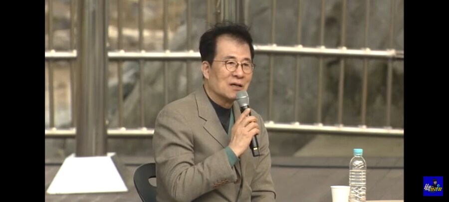 신경민)지금 광주분들이 보고있는 정치는 평균에서 많이 벗어났음_1.jpg