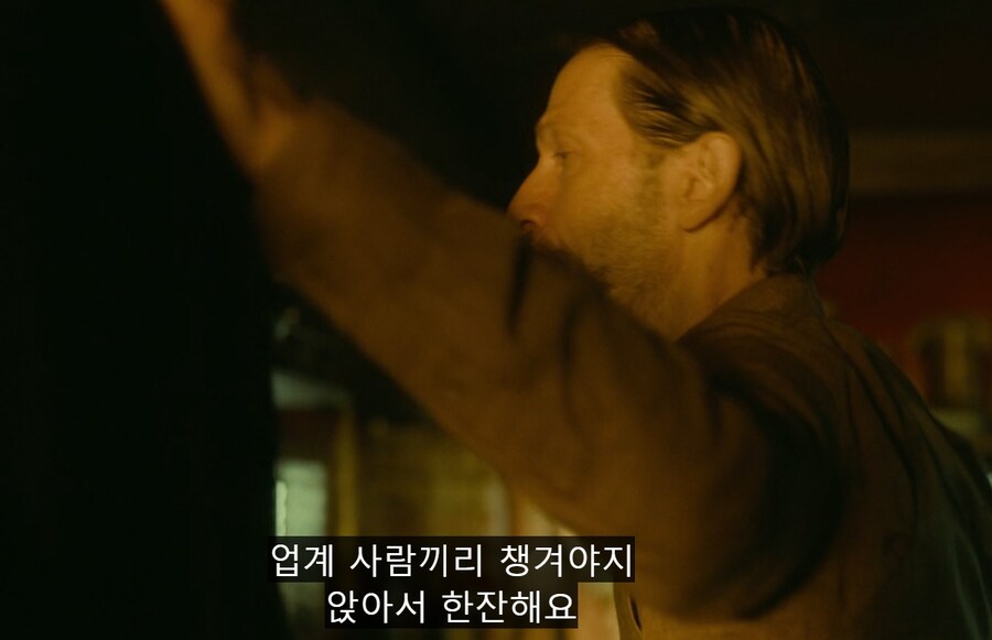 스포 ) 델 토로 작품 중 결말으로 손꼽히는 영화_16.jpg