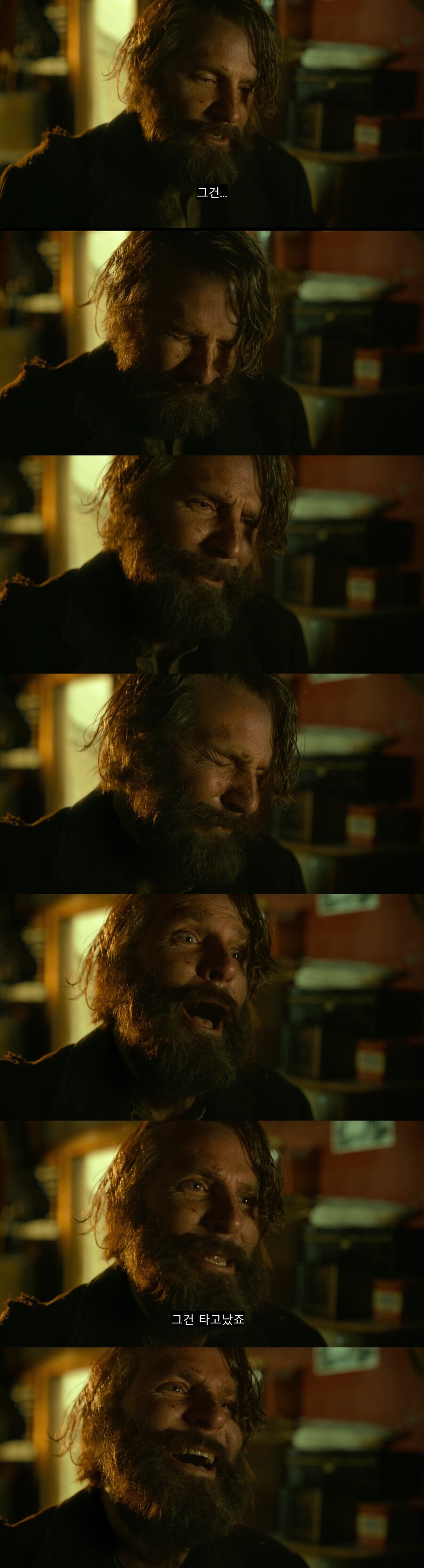 스포 ) 델 토로 작품 중 결말으로 손꼽히는 영화_18.jpg