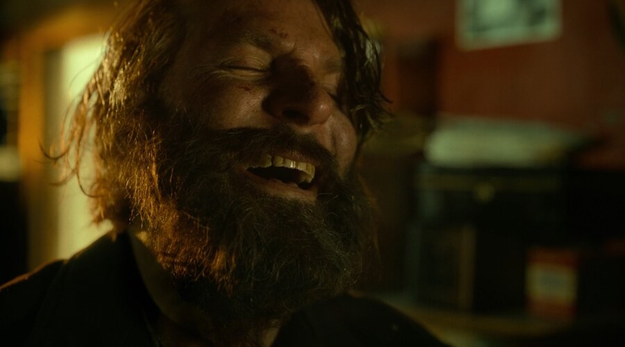 스포 ) 델 토로 작품 중 결말으로 손꼽히는 영화_19.jpg