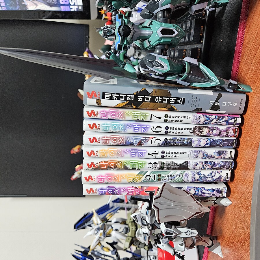 암약) 책 많이모였네_1.jpg