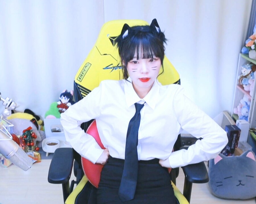 새봄TV] 여캠심어주고 후기+디아블로 이모탈 광고!!!_1.png