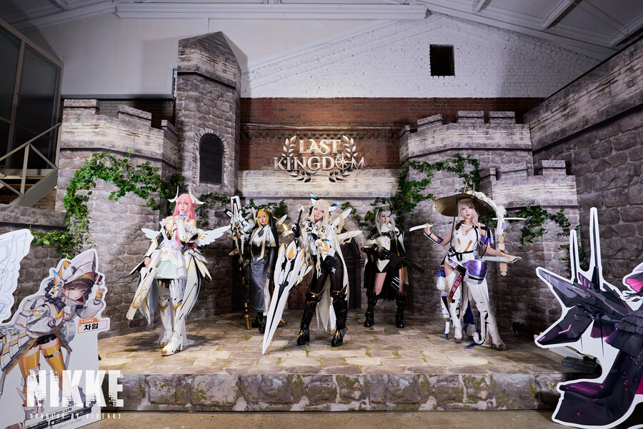 [니케] 승리의 여신 1.5주년 비욘드 더 메모리즈 코스 촬영 (스압)_95.jpg