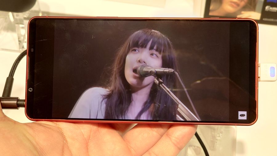 너도 멸종되지 않게 조심해 - 신형 엑스페리아 1 VI_20.jpg