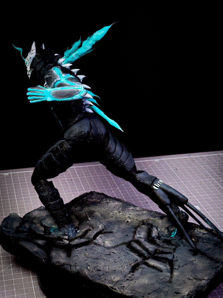 300시간 동안 괴수8호 만들기_33.jpg