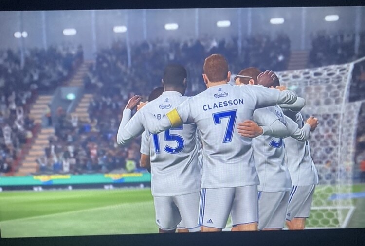 PS4) 위닝2019 코펜하겐으로 덴마크리그 플레이중_5.jpg