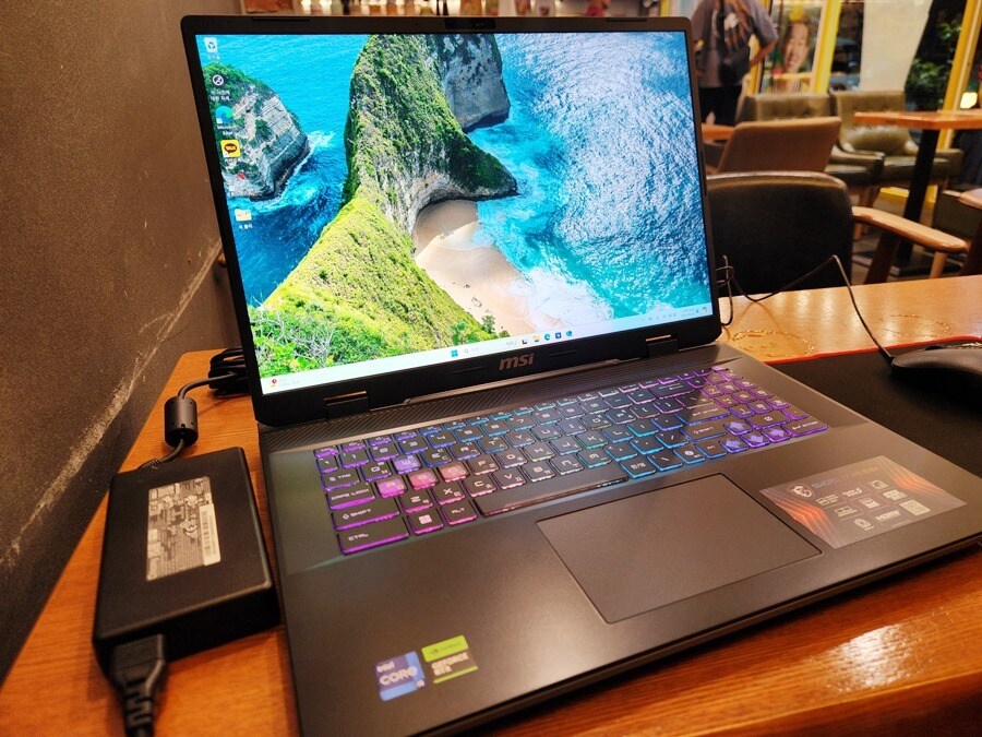 인텔CPU 매력 넘치는 MSI Sword 17 HX B14VGKG-i9 QHD_19.jpg