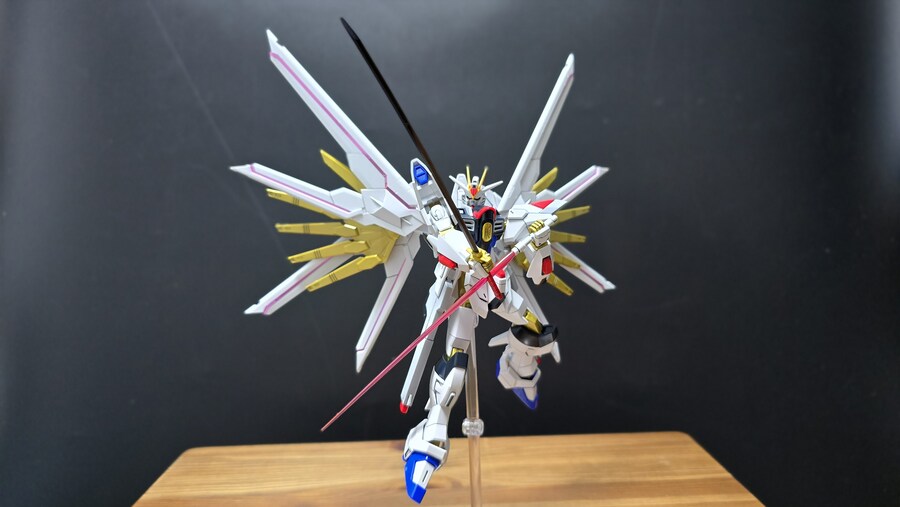 [반다이]HGCE 마이티 스트라이크 프리덤 건담_6.jpg