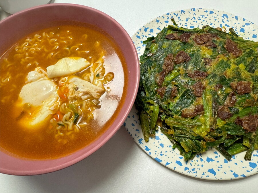 비가 와서 만들어 먹은 부추전~~~_2.jpg