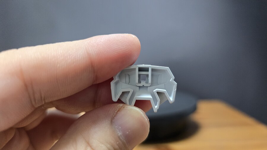 [반다이] SDCS 건담 캘리번_4.jpg