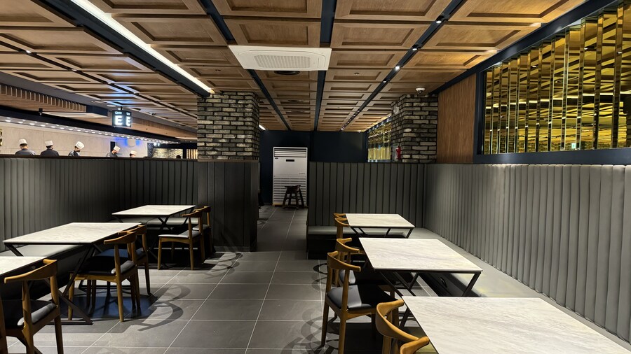 제한시간 내 다 못 먹은 최초뷔페_2.jpg