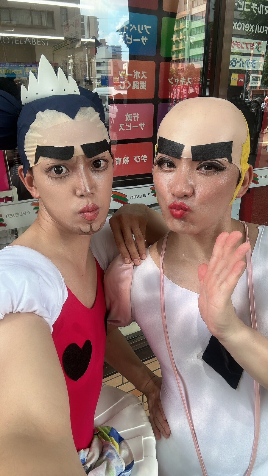 코스프레서밋대회에 나온 짱구 중성마녀.jpg_4.jpg