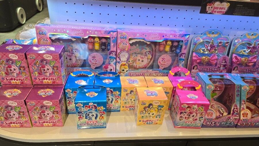 용산 CGV에 설치된 흉악한 쇼핑몰.JPG_2.jpg