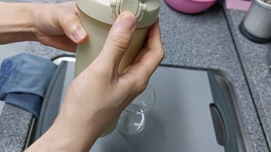 너무 더울땐 시원한 딸기우유 한잔해 이모!_56.jpg