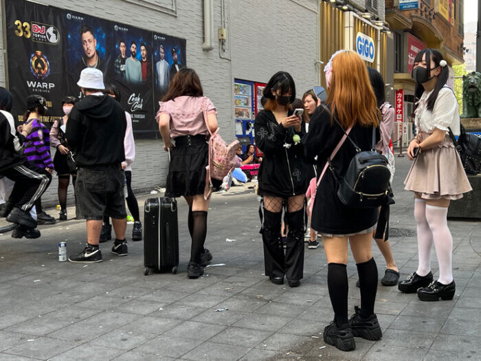 일본 신주쿠에서 유행한다는 길거리 성멤매 ㄷㄷㄷ_3.jpg