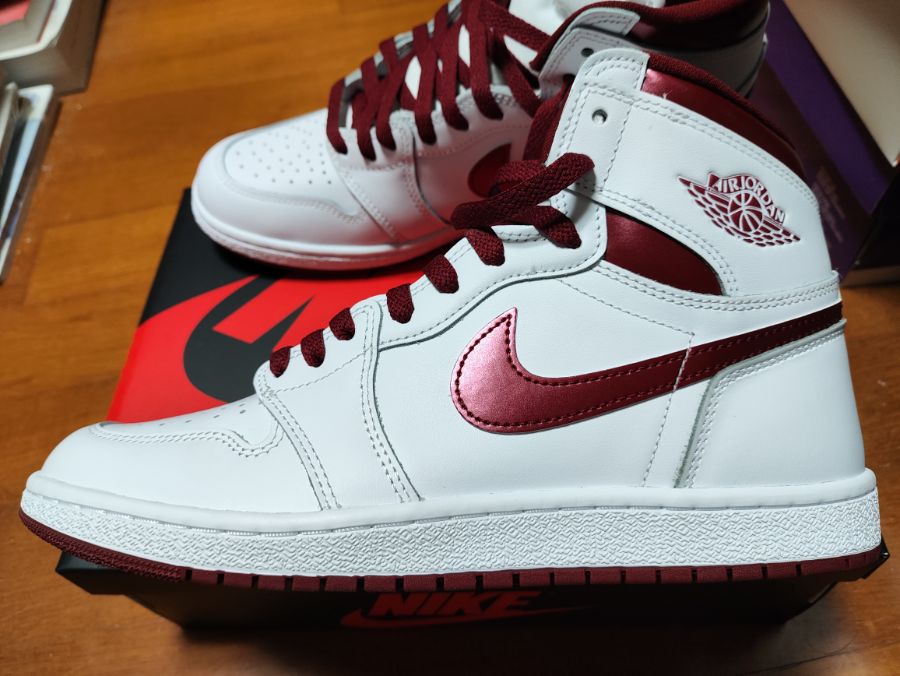 나이키 에어 조던 1 하이 85 메탈릭 버건디_2.jpg