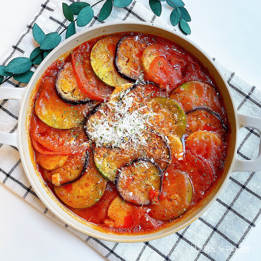 픽사)사실 김치찌개 준 것과 다름 없음_2.jpg