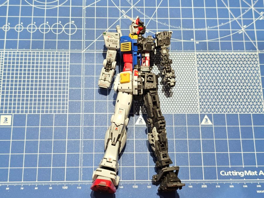 [건X 베이스] 고양점 RG 퍼스트 건담 2.0 내부 프레임 도색 작례_14.jpg