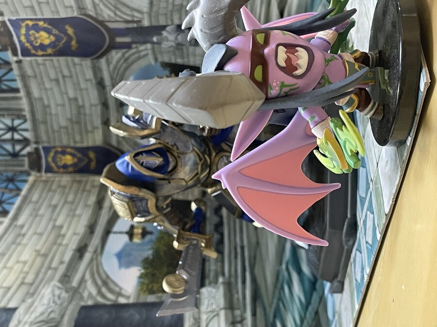 히히 피규어왔다_3.jpg