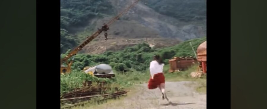 전대물)여성멤버가 괴수를 유인한 방법_12.jpg