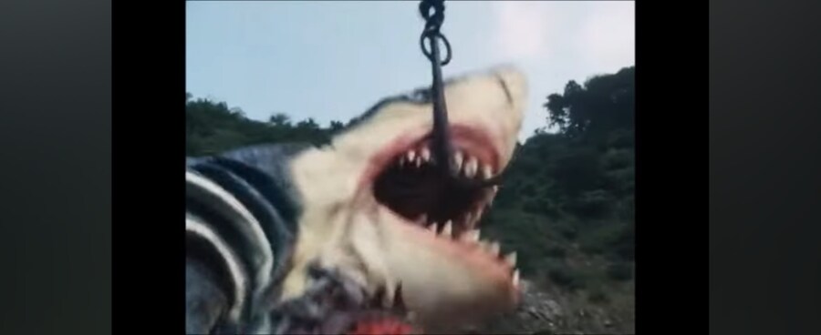 전대물)여성멤버가 괴수를 유인한 방법_27.jpg