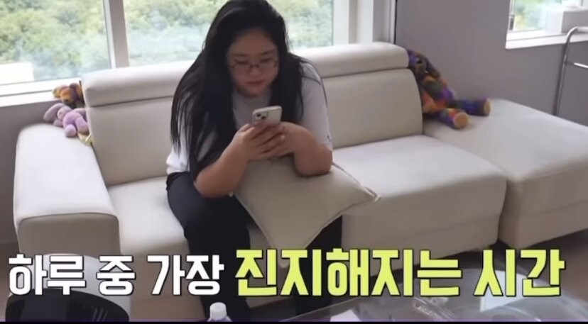 피자 시킬때 갈릭디핑소스 54개 추가하는 여자_1.jpg