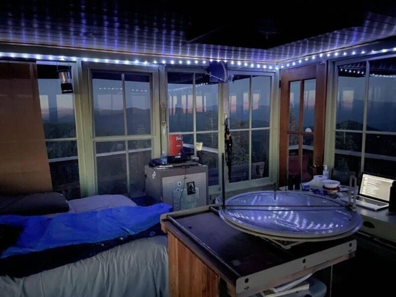 방에 박혀서 월급 540만원 받는 알바.jpg_10.jpg