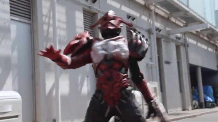 [가면라이더 리바이스] 파워 인플레에 밀려난 폼이 활약하다_18.jpg