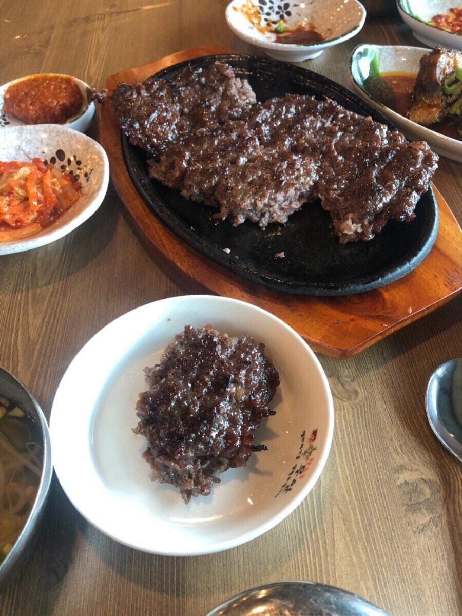 식당에서 만난 강아지 (귀여워)_10.jpg