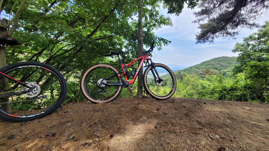 오랜만에 자전거타고 산에다녀왔습니다._2.jpg