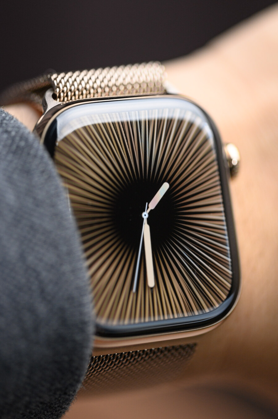 기다리던 애플워치 시리즈 10 티타늄 골드가 왔습니다_7.jpg