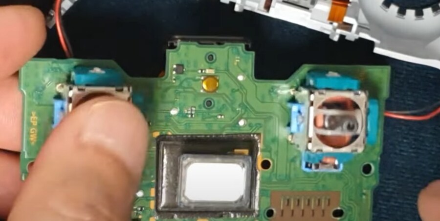 듀얼센스 수리 중 부품이 빠졌는데 어떻게 해야 하나요?_1.png