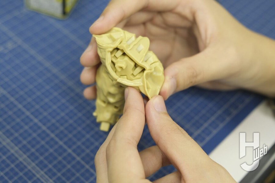 [카이요도] ARTPLA 에반게리온 2호기 비스트 베이지 컬러 하비재팬 조립 리뷰_6.jpg