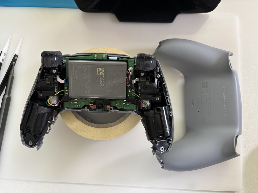 30주년 듀얼센스 분해하였습니다._3.jpg