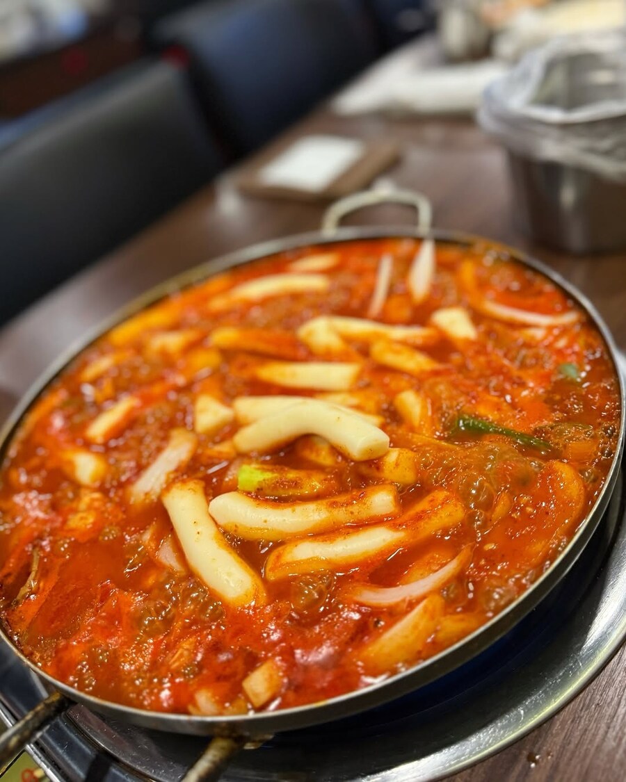 한국 광장시장에 간 AV배우 모모노기 카나_7.jpg