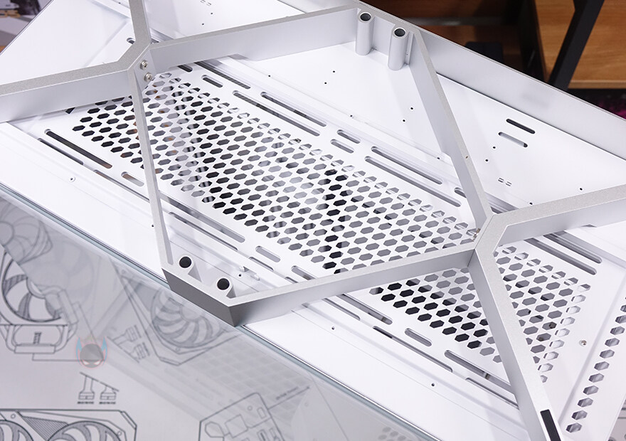 차별화된 플래그십 미들타워 어항케이스! - TRYX LUCA L70_58.jpg